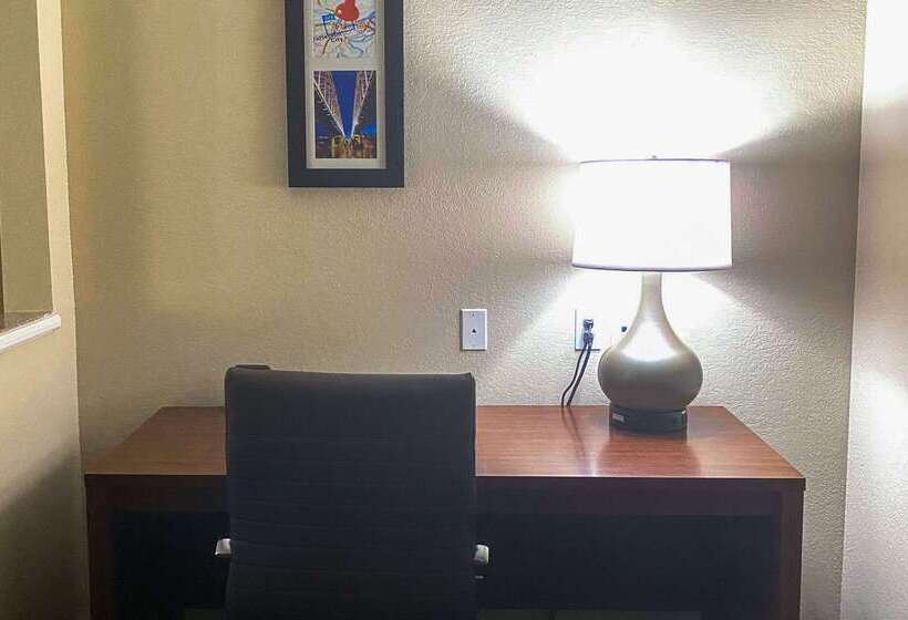 فندق Comfort Suites Jefferson City