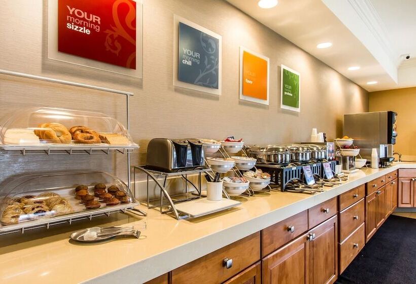 فندق Comfort Suites