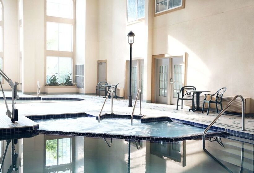 هتل Comfort Suites Milwaukee Airport