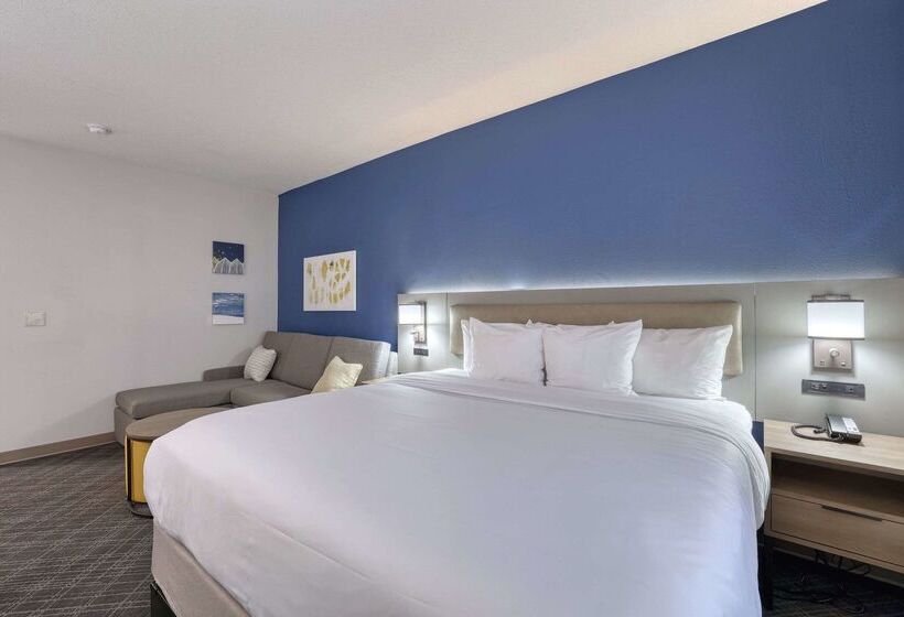 هتل Comfort Suites Milwaukee Airport