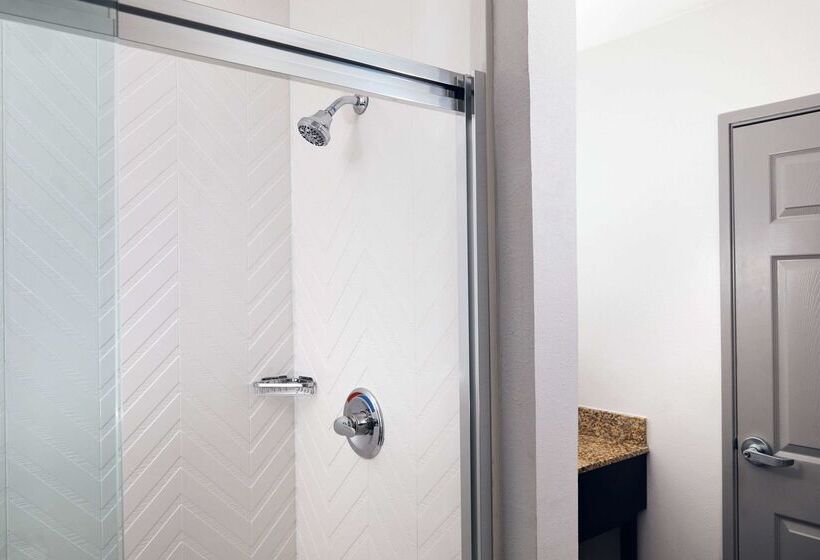 هتل Comfort Suites Milwaukee Airport