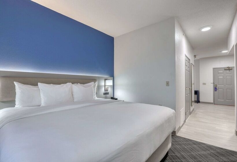 هتل Comfort Suites Milwaukee Airport