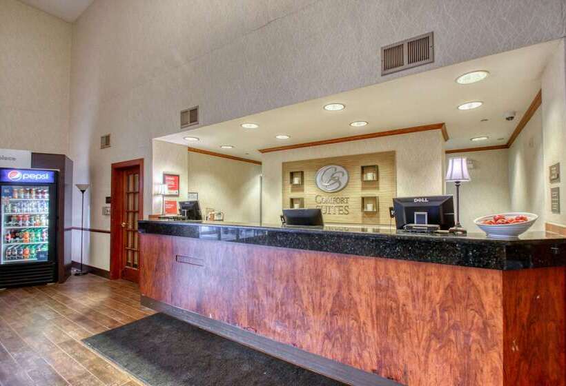 هتل Comfort Suites Milwaukee Airport