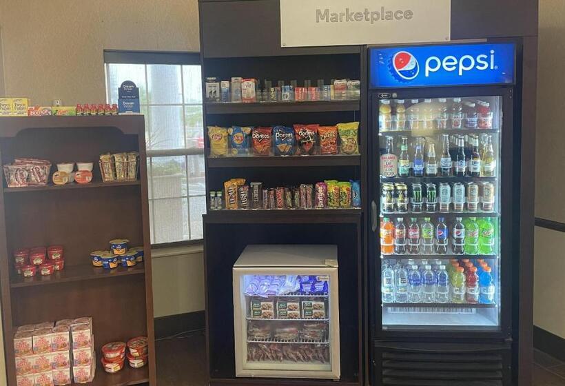 هتل Comfort Suites Milwaukee Airport