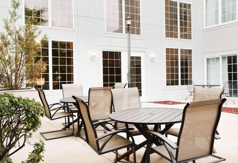 هتل Comfort Suites Milwaukee Airport