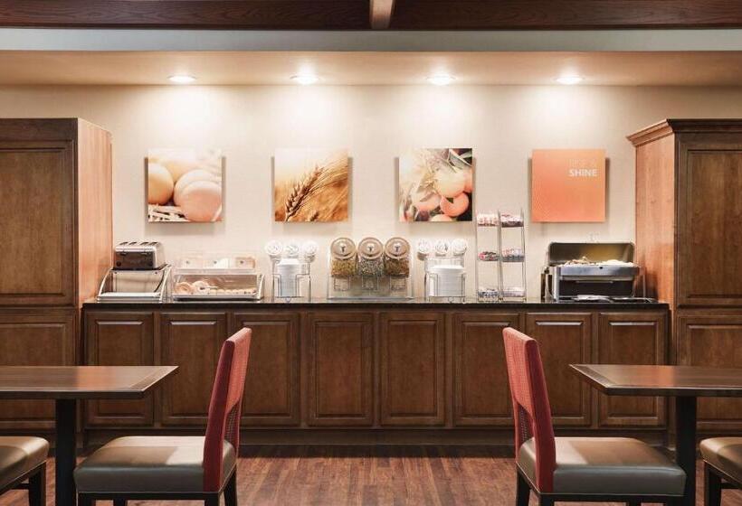 هتل Comfort Suites Milwaukee Airport