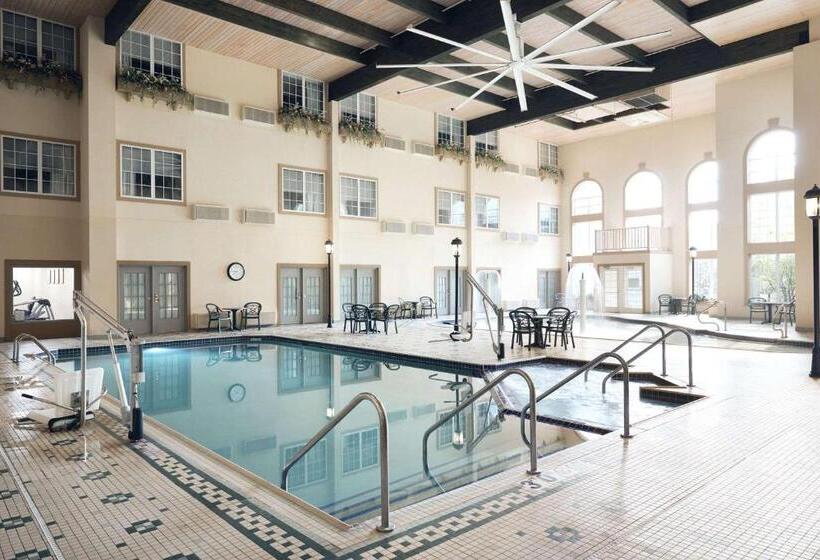 هتل Comfort Suites Milwaukee Airport