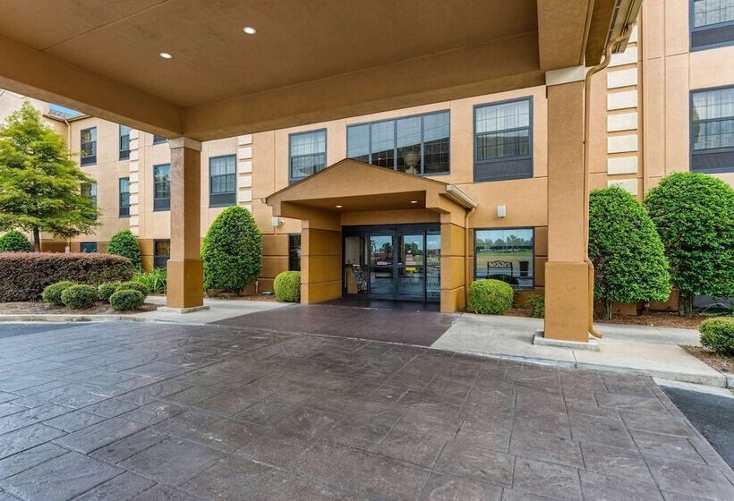 فندق Comfort Suites Monroe