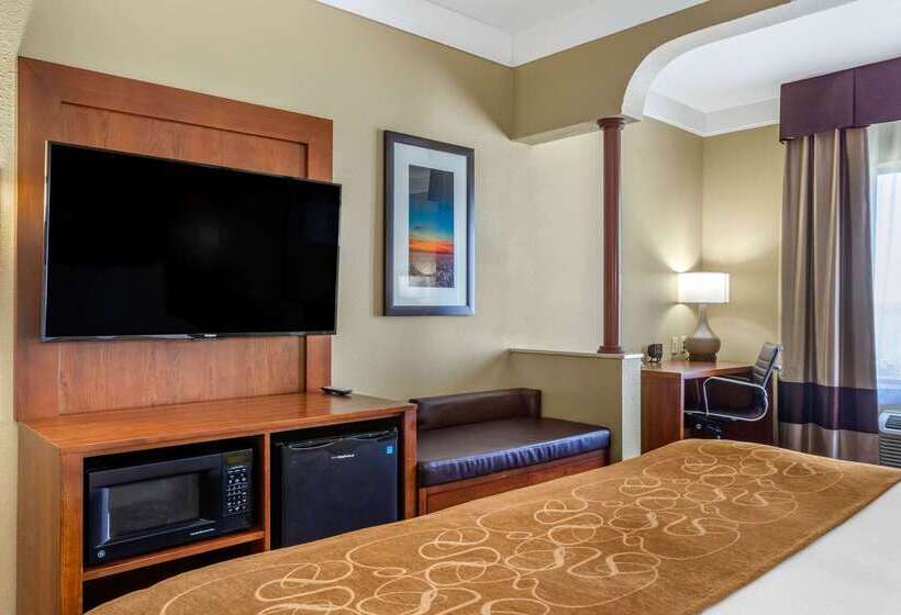 Отель Comfort Suites Plainview