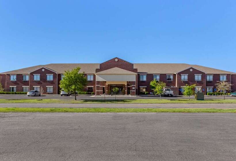 Отель Comfort Suites Plainview