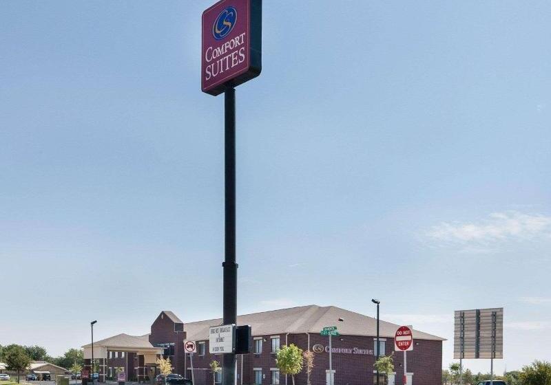 Отель Comfort Suites Plainview