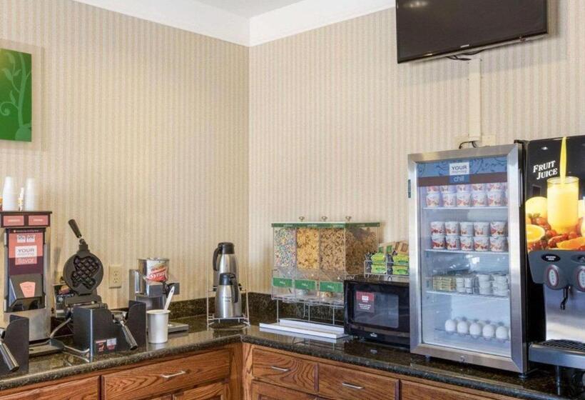 Отель Comfort Suites Plainview