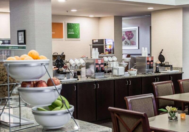 هتل Comfort Suites Regency Park