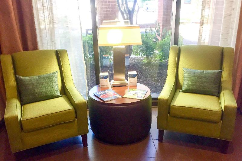 هتل Comfort Suites Regency Park