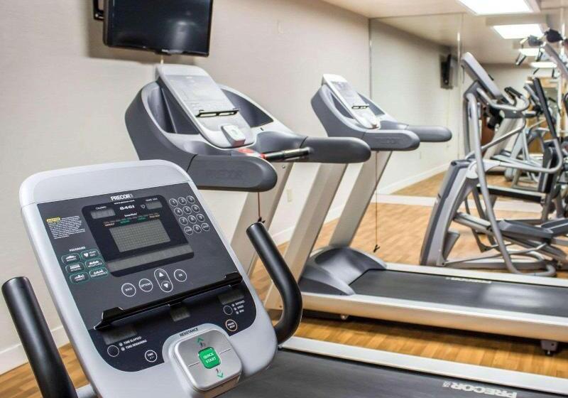 هتل Comfort Suites Regency Park