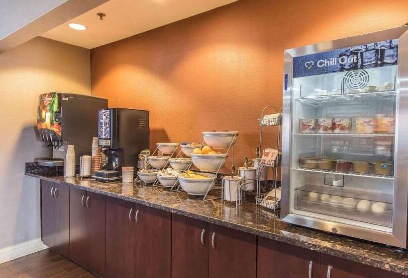 فندق Comfort Suites