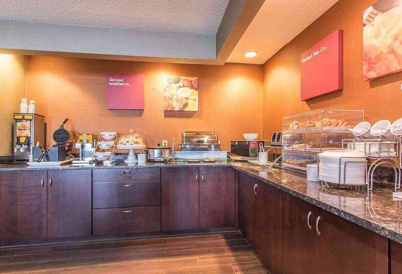 فندق Comfort Suites