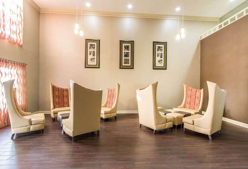 فندق Comfort Suites