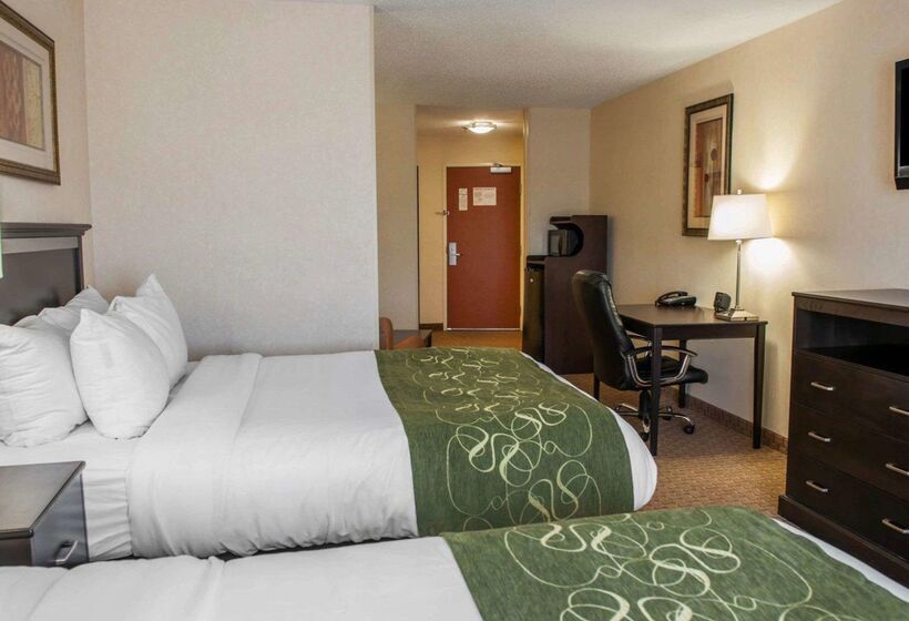 בית מלון כפרי Comfort Suites Southport