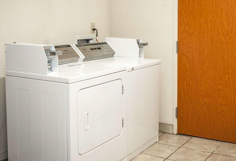 בית מלון כפרי Comfort Suites Southport