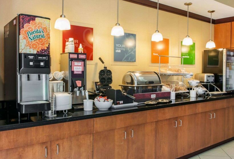 בית מלון כפרי Comfort Suites Southport