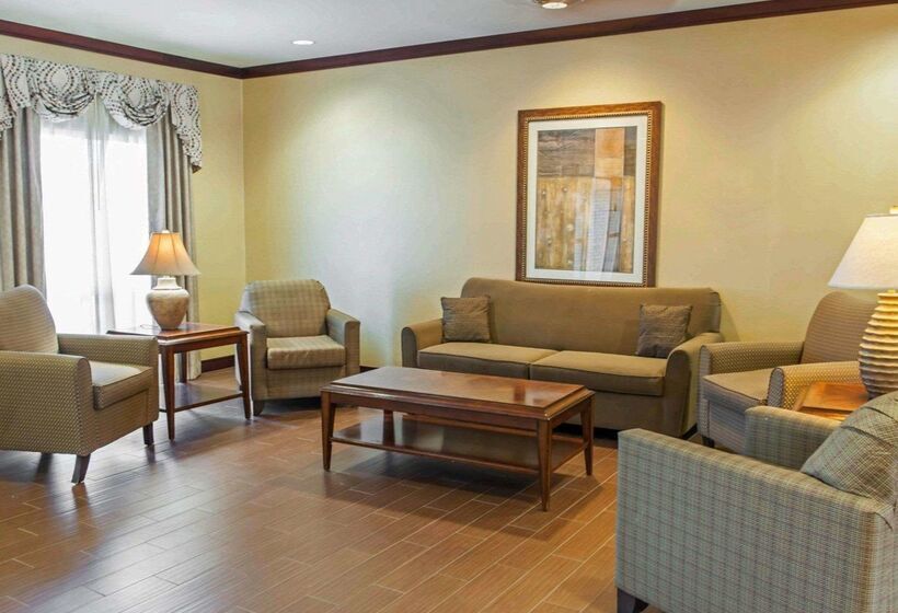 בית מלון כפרי Comfort Suites Southport