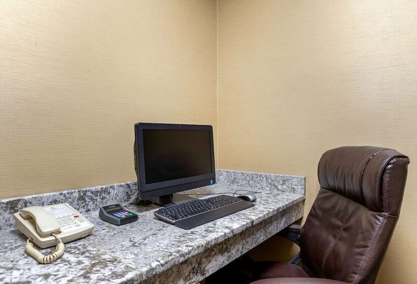 فندق Comfort Suites Stevensville  St. Joseph