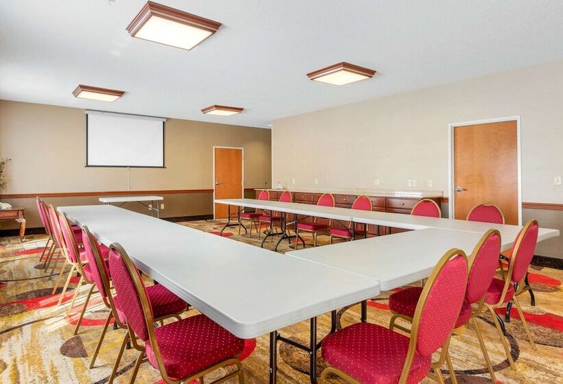 فندق Comfort Suites Stevensville  St. Joseph