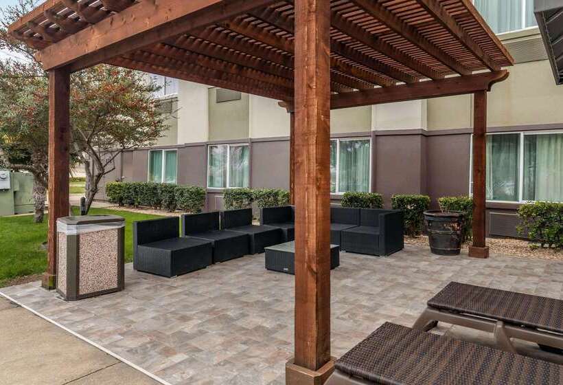 ホテル Comfort Suites The Colony  Plano West