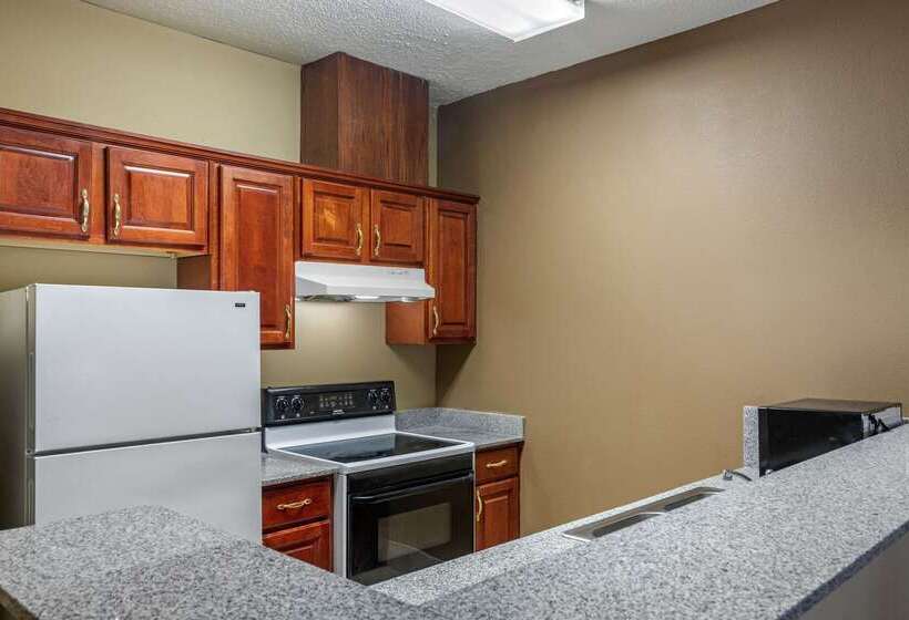 ホテル Comfort Suites The Colony  Plano West