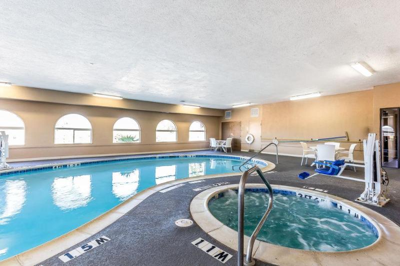 ホテル Comfort Suites The Colony  Plano West