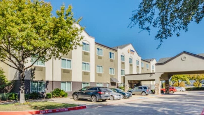 ホテル Comfort Suites The Colony  Plano West