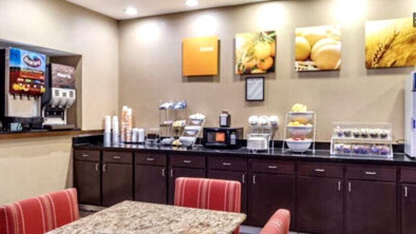 ホテル Comfort Suites The Colony  Plano West