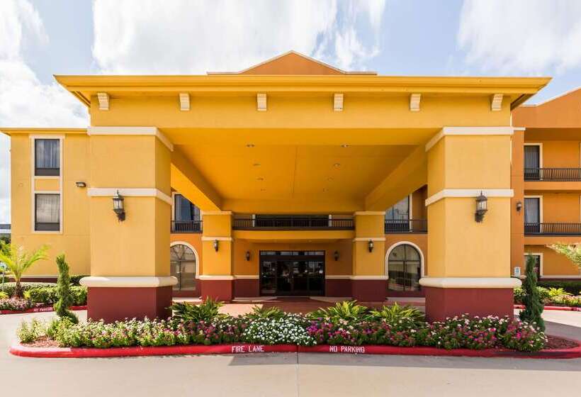 Отель Comfort Suites Westchase Houston Energy Corridor