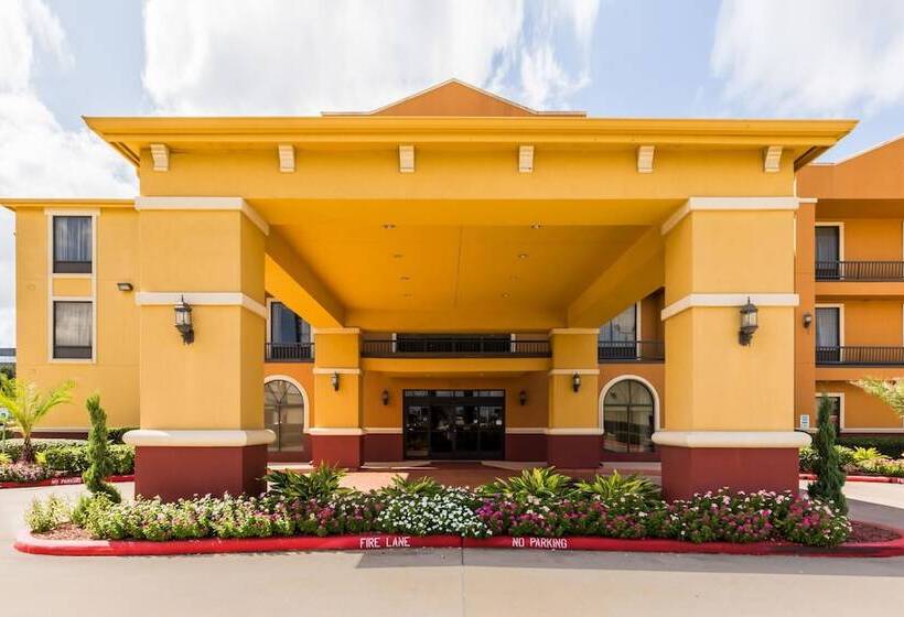 Отель Comfort Suites Westchase Houston Energy Corridor