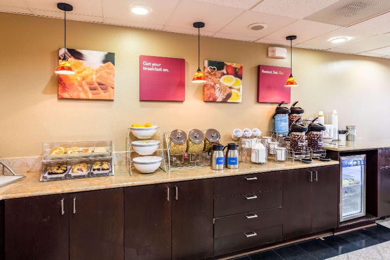 Отель Comfort Suites Westchase Houston Energy Corridor