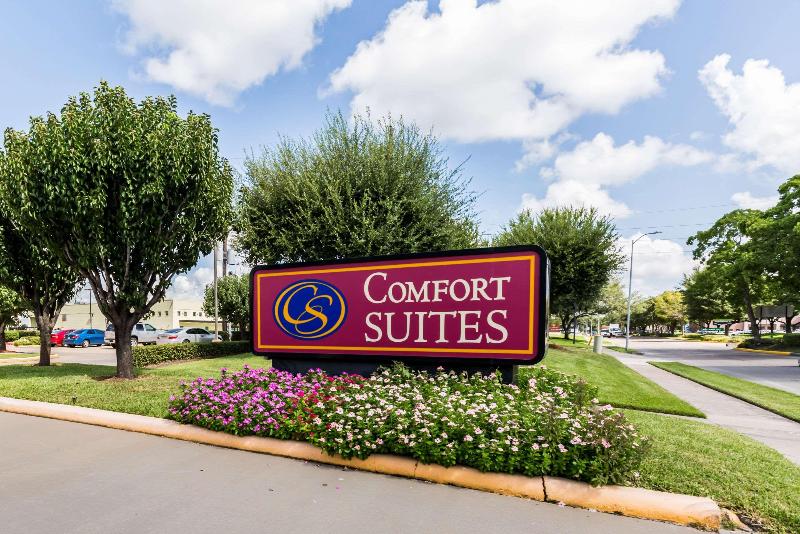 Отель Comfort Suites Westchase Houston Energy Corridor