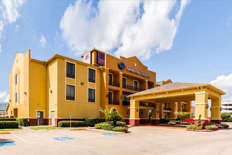 Отель Comfort Suites Westchase Houston Energy Corridor