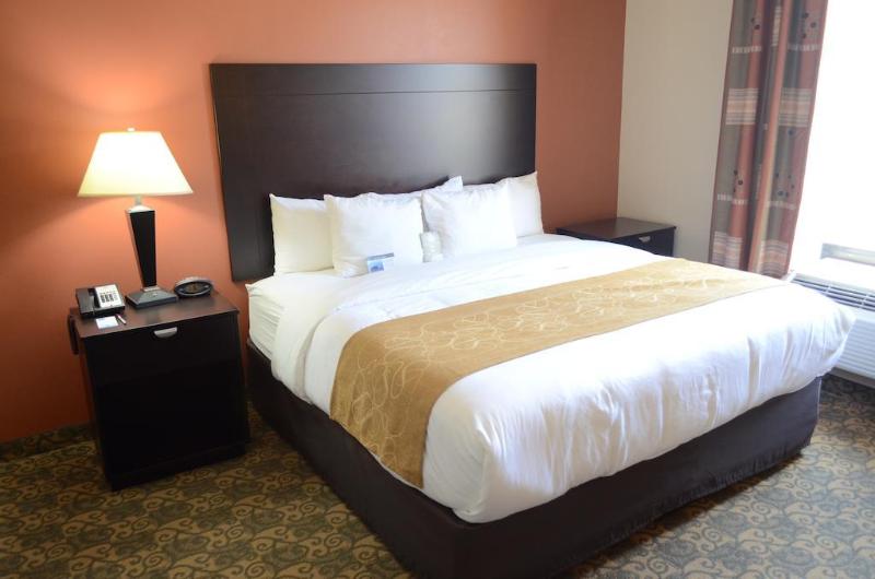 Отель Comfort Suites Westchase Houston Energy Corridor