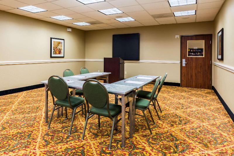 Отель Comfort Suites Westchase Houston Energy Corridor