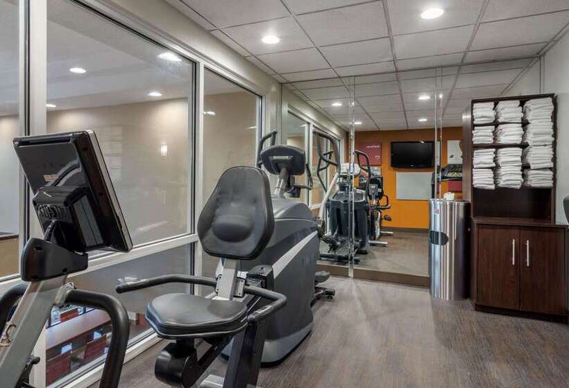 فندق Comfort Suites Woodstock   Atlanta North