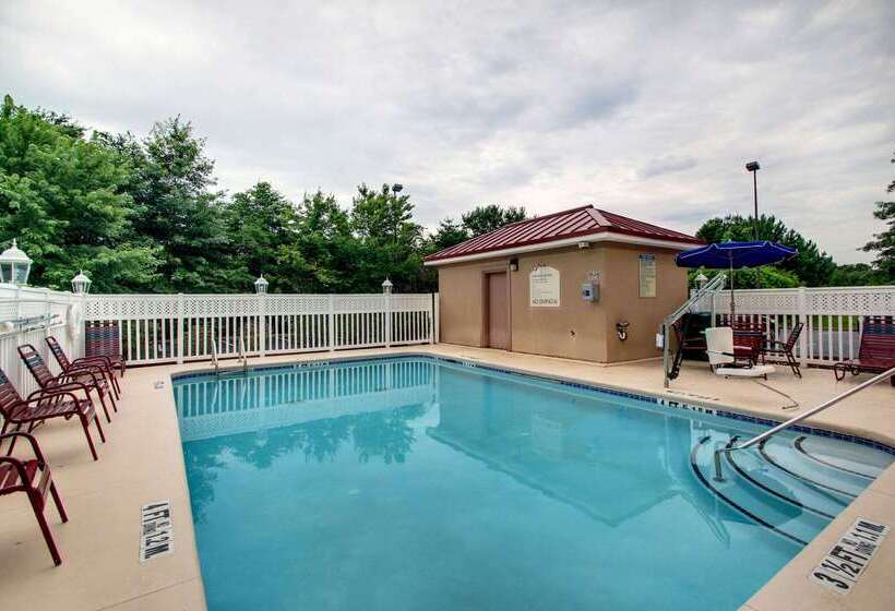 فندق Comfort Suites Woodstock   Atlanta North