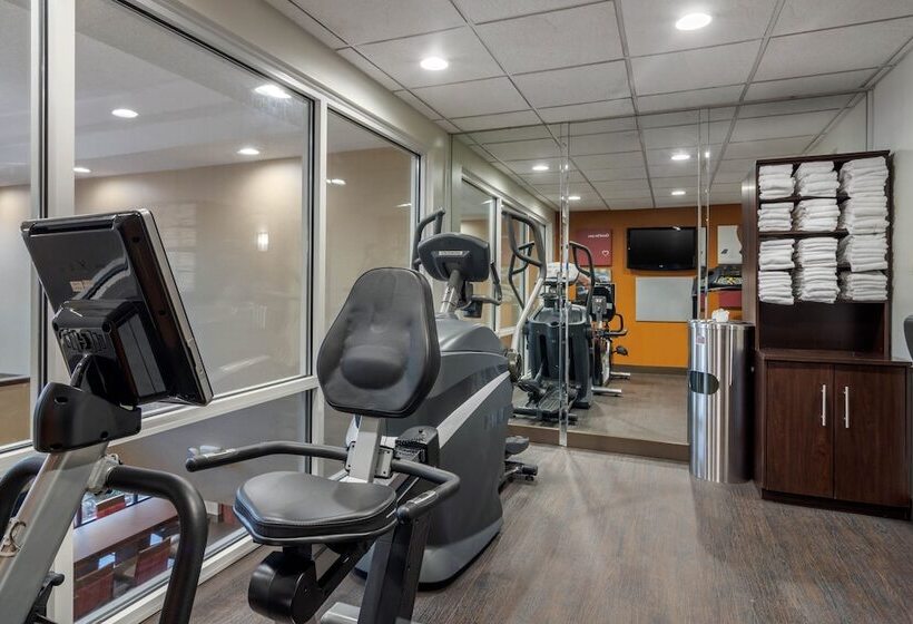 فندق Comfort Suites Woodstock   Atlanta North