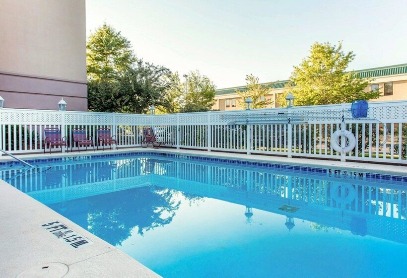 فندق Comfort Suites Woodstock   Atlanta North