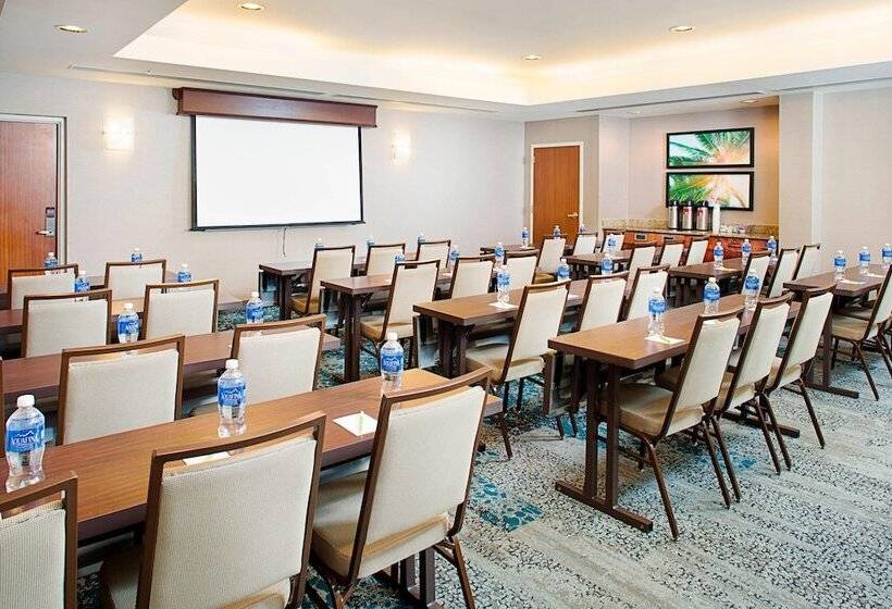 فندق Courtyard By Marriott West Palm Beach Airport