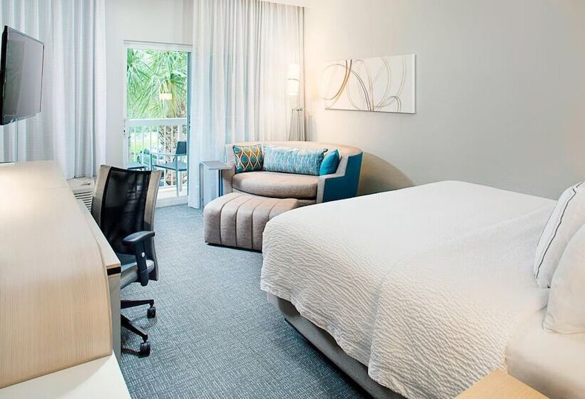 فندق Courtyard By Marriott West Palm Beach Airport