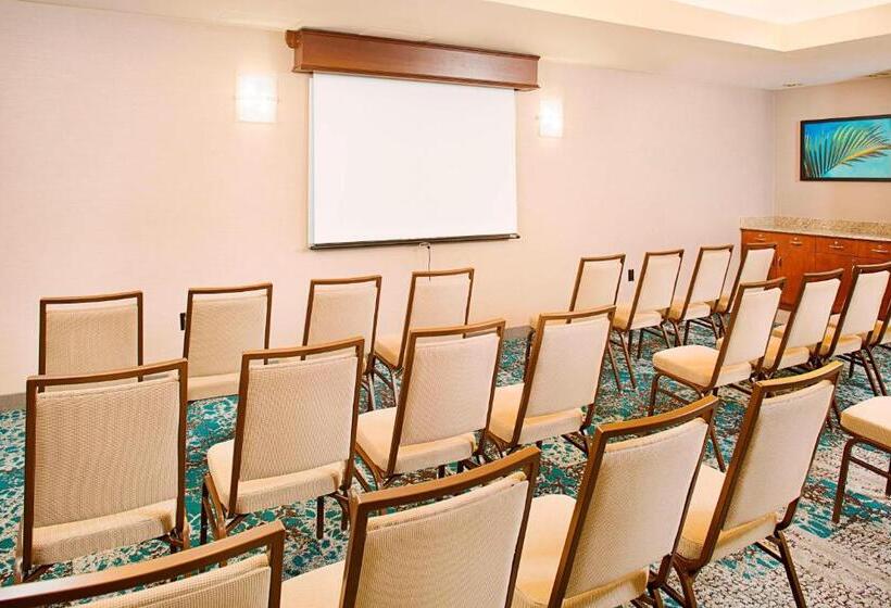 فندق Courtyard By Marriott West Palm Beach Airport