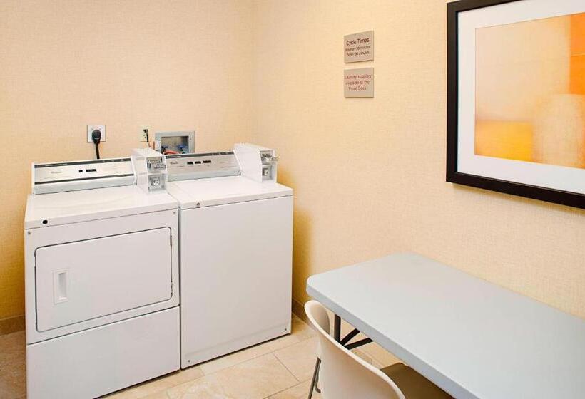 فندق Courtyard By Marriott West Palm Beach Airport