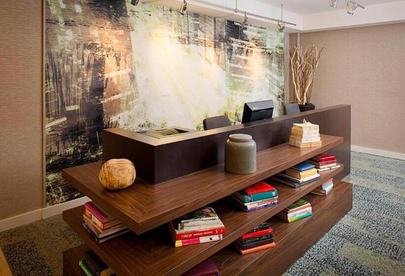 فندق Courtyard By Marriott West Palm Beach Airport