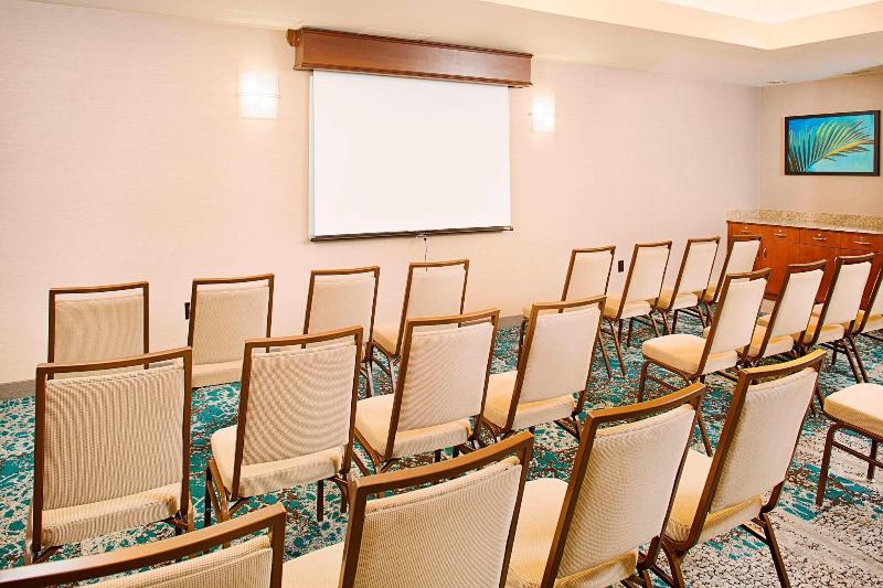 فندق Courtyard By Marriott West Palm Beach Airport